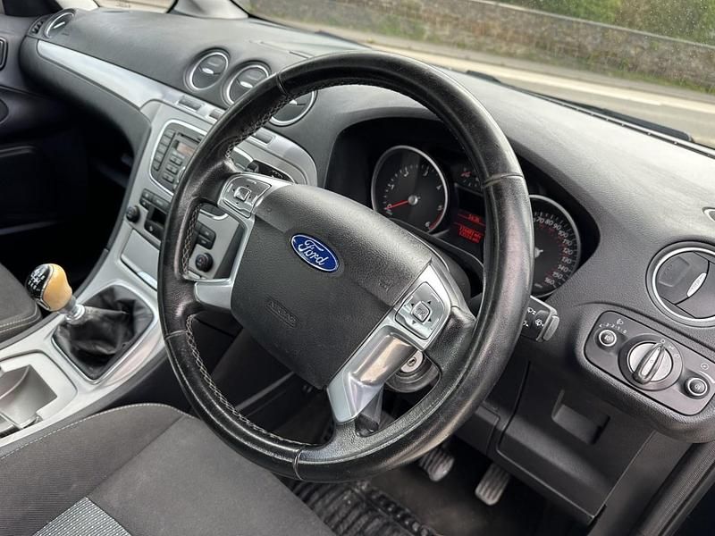 Used Ford Galaxy Zetec 140 HP (102 kW) 2011 Black MPV