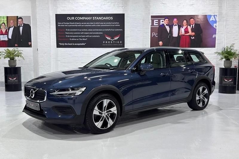 Used 2021 Volvo V60 Estate | £27,990 (Expensive) - Image 1/1