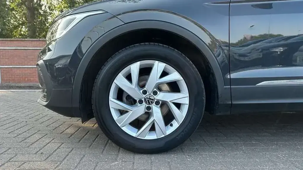 Used VW Tiguan Life 128 HP (94 kW) 2024 Grey SUV