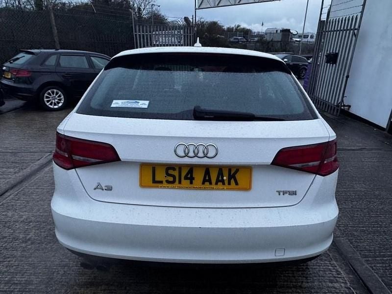 Used Audi A3 Sport 125 HP (91 kW) 2014 White Hatchback