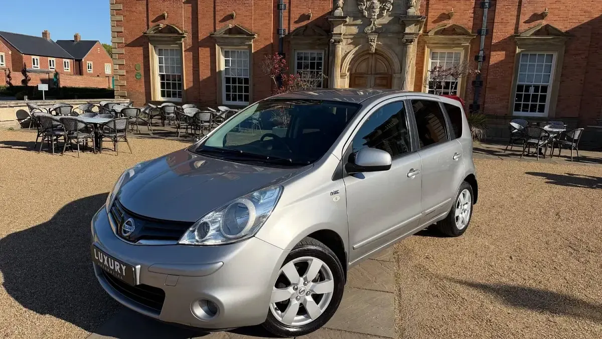 Used Nissan Note N-TEC 88 HP (64 kW) 2010 Silver Hatchback