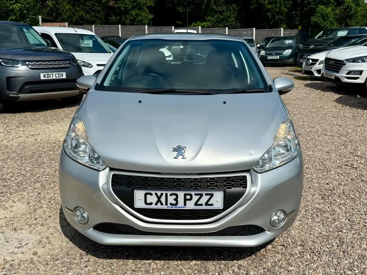 Usado Peugeot 208 Access 82 HP (60 kW) 2013 Prateado Citadino