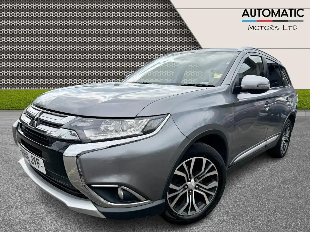 Usado Mitsubishi Outlander 147 HP (108 kW) 2016 Cinzento SUV