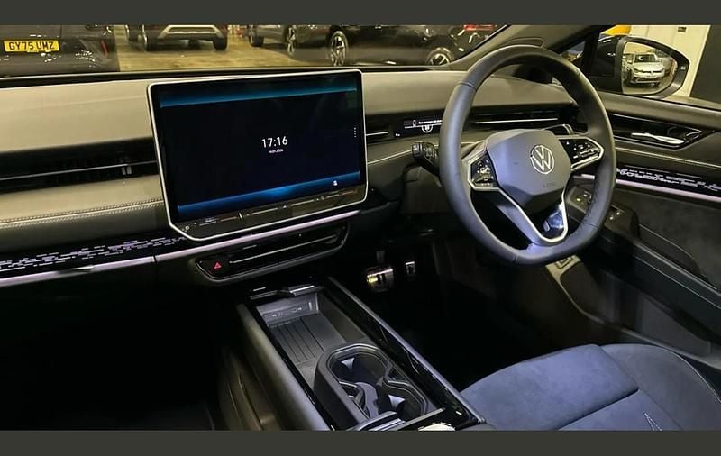 New VW ID.7 Pro 210 kW (286 HP) 2025 Black Hatchback