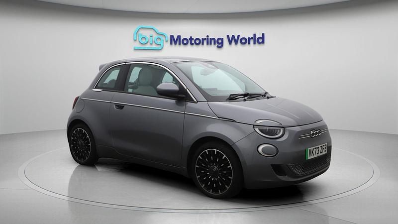 Used 2023 Fiat 500e La Prima Hatchback | £15,800 (Expensive) - Image 1/4