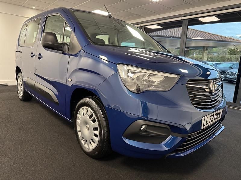 Used Vauxhall Combo Edition 100 HP (73 kW) 2022 Blue MPV