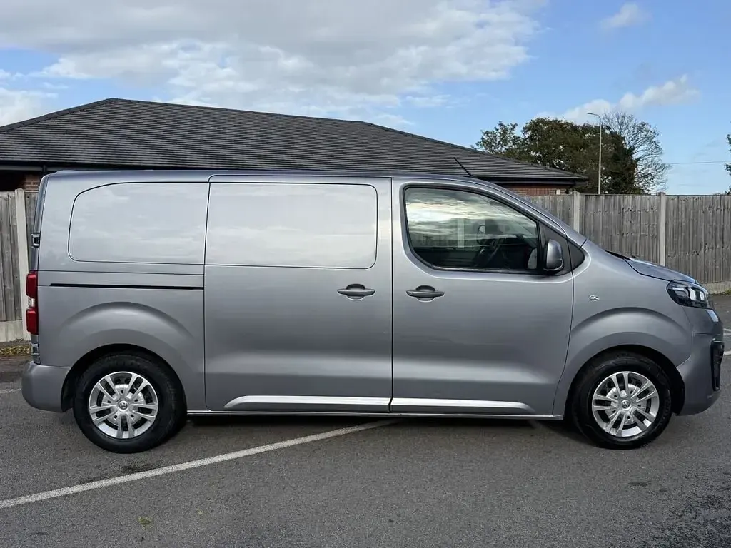 Gebraucht Vauxhall Vivaro Sportive 2020 Grau Van / Kleinbus