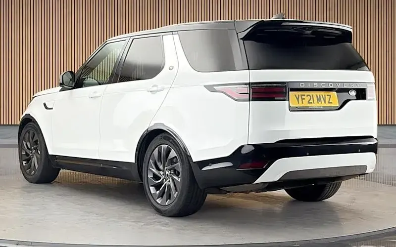 Used Land Rover Discovery R-Dynamic 250 HP (183 kW) 2021 Fuji white SUV