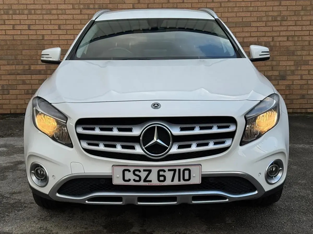 Used Mercedes GLA200 Executive 156 HP (114 kW) 2018 White SUV
