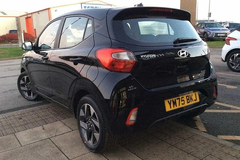 New Hyundai i10 Advanced 63 HP (46 kW) 2025 Phantom black Hatchback