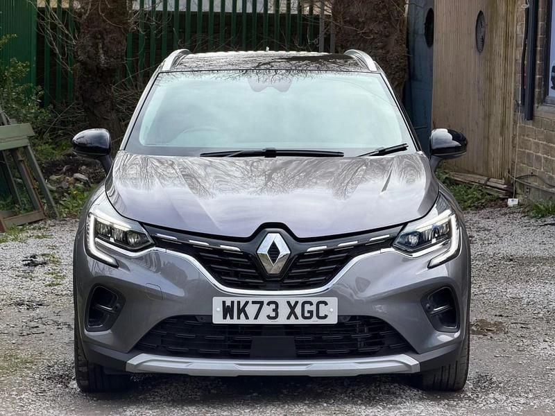 Used Renault Captur Techno 143 HP (105 kW) 2023 Grey/black SUV