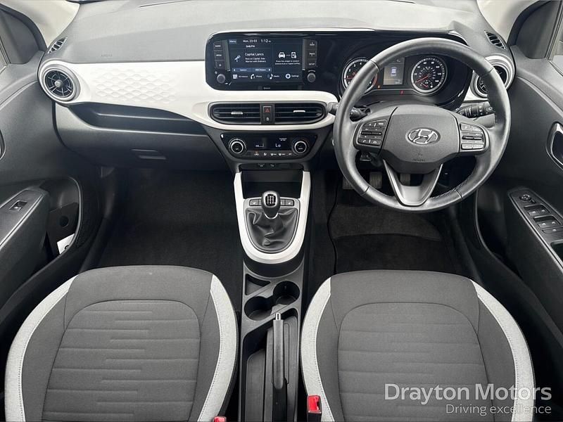 Used Hyundai i10 Premium 67 HP (49 kW) 2023 Bronze Hatchback