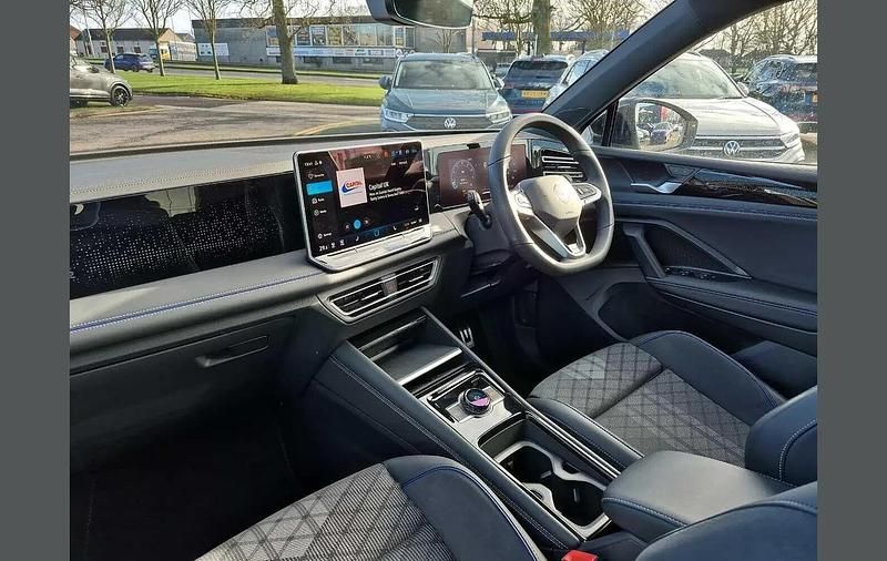 Used VW Tiguan R-line 147 HP (108 kW) 2025 Silver SUV