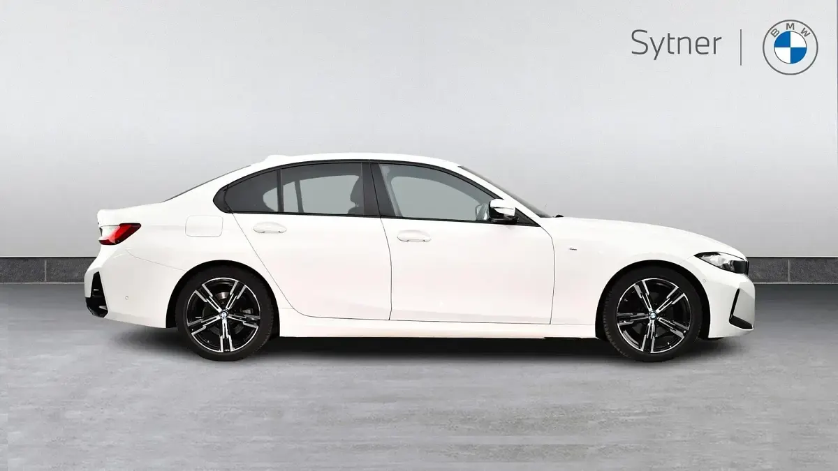Begagnad BMW 320 M Sport 181 HK (133 kW) 2023 Vit