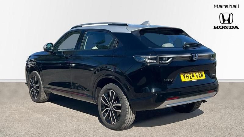 Used Honda HR-V Advance 131 HP (96 kW) 2024 Two tone  crystal black with silver roof SUV
