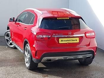 Begagnad Mercedes GLA200 Executive 156 HK (114 kW) 2017 Röd SUV