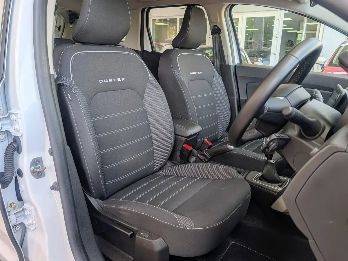 Used Dacia Duster Prestige 100 HP (73 kW) 2022 White SUV