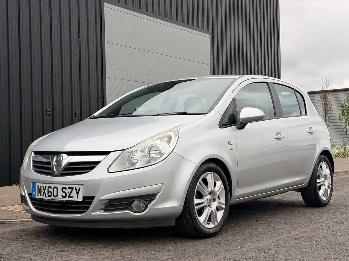 Used Vauxhall Corsa 100 HP (73 kW) 2010 Silver Hatchback