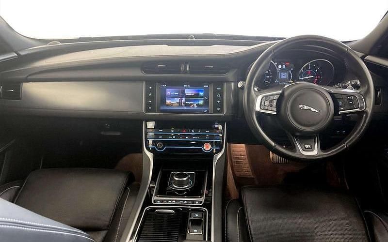 Used Jaguar XF R-Sport 241 HP (177 kW) 2020 Sedan