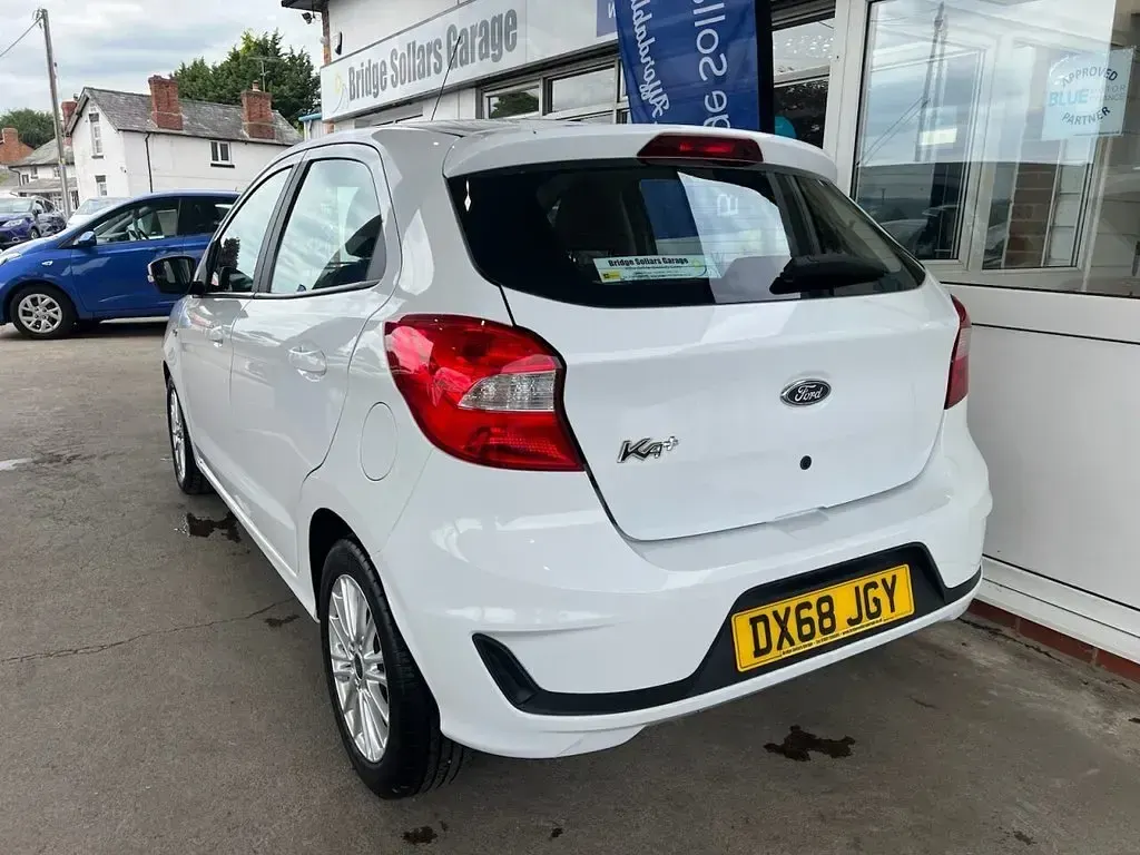 Used Ford Ka Plus Zetec 85 HP (62 kW) 2018 White Hatchback
