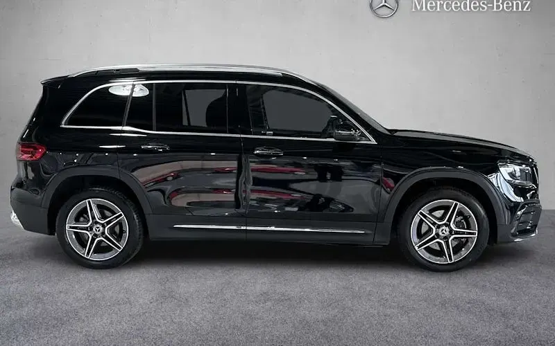 Used Mercedes GLB200 AMG line 163 HP (119 kW) 2025 SUV