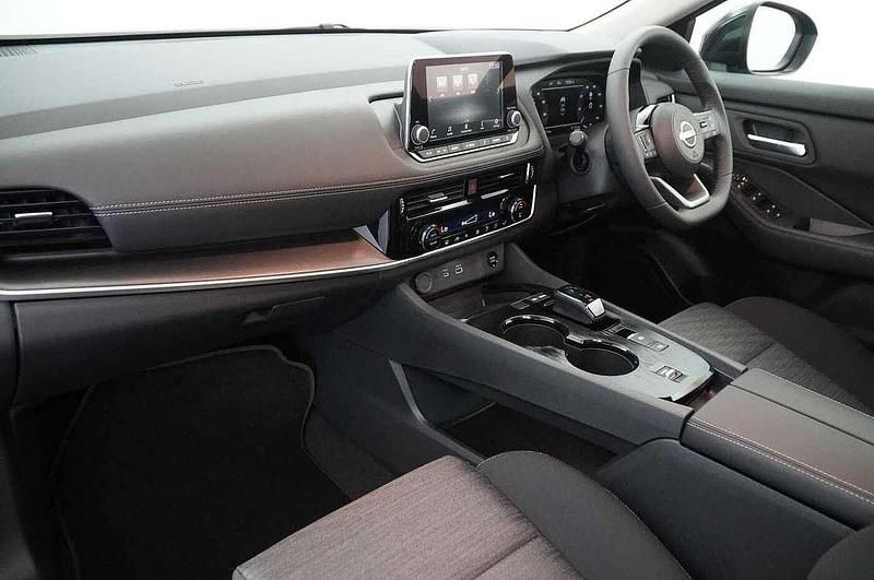 New Nissan X-Trail Acenta Premium 201 HP (147 kW) 2025 Black SUV