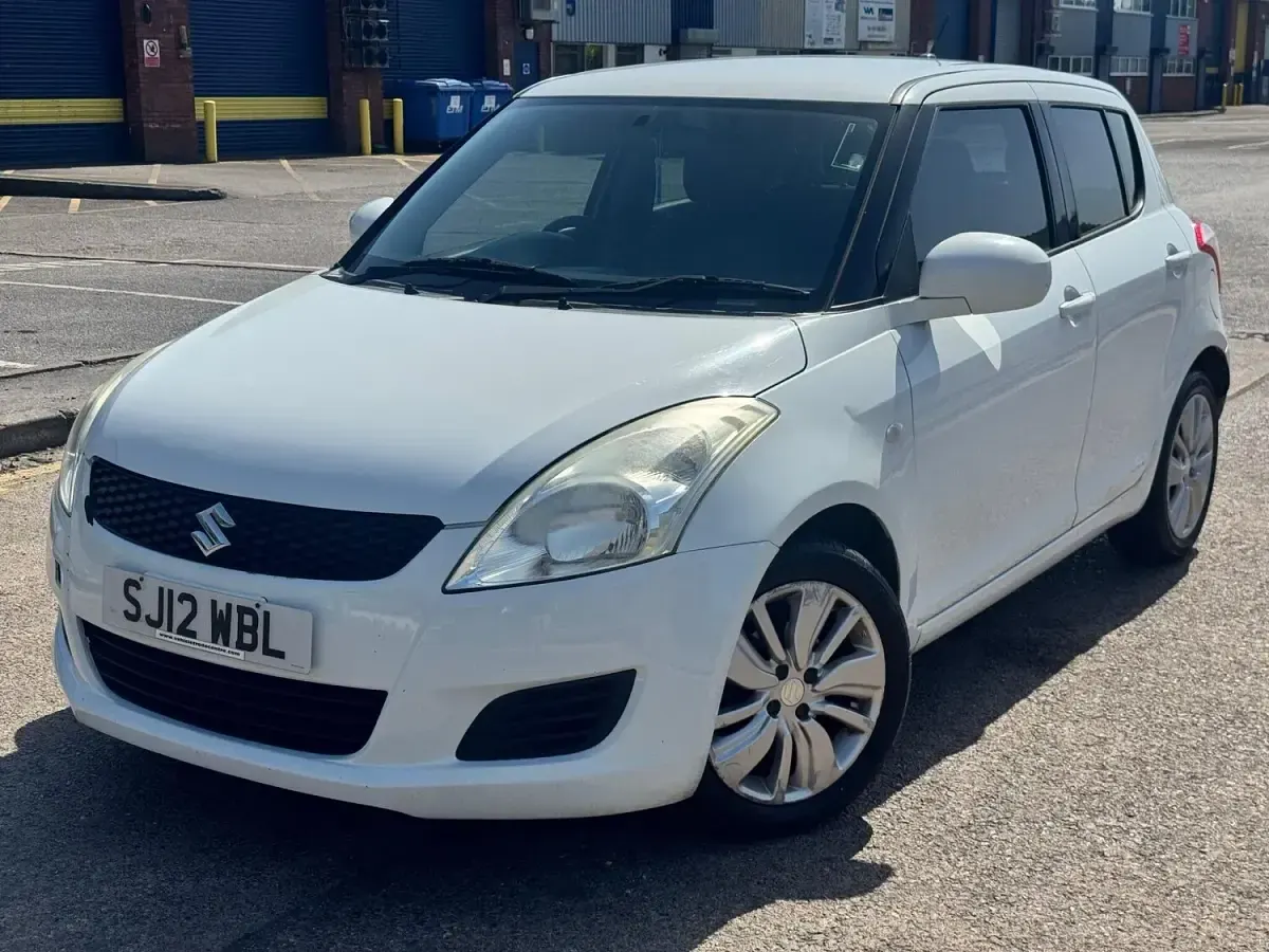 Used Suzuki Swift 94 HP (69 kW) 2012 White Hatchback