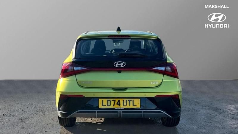 Used Hyundai i20 Advanced 100 HP (73 kW) 2025 Green Hatchback