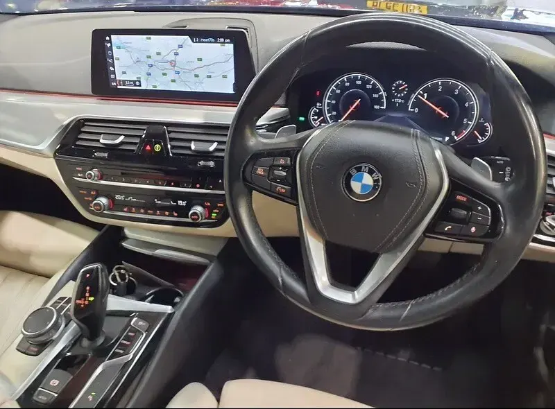 Used BMW 520 Basis 2018 Mediteranean blue Estate