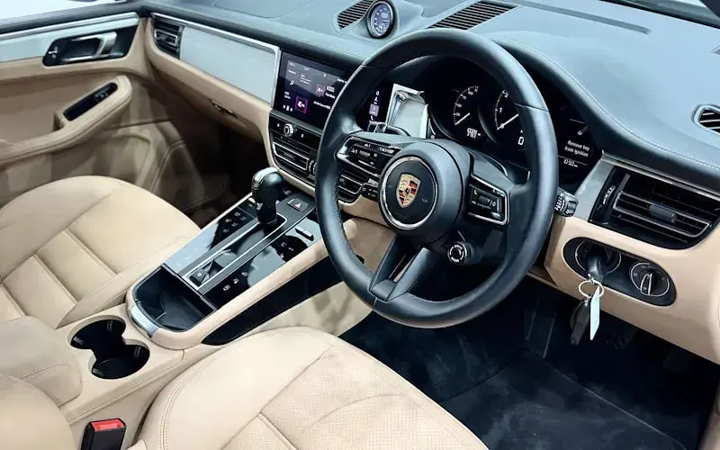 Used Porsche Macan 441 HP (324 kW) 2025 SUV