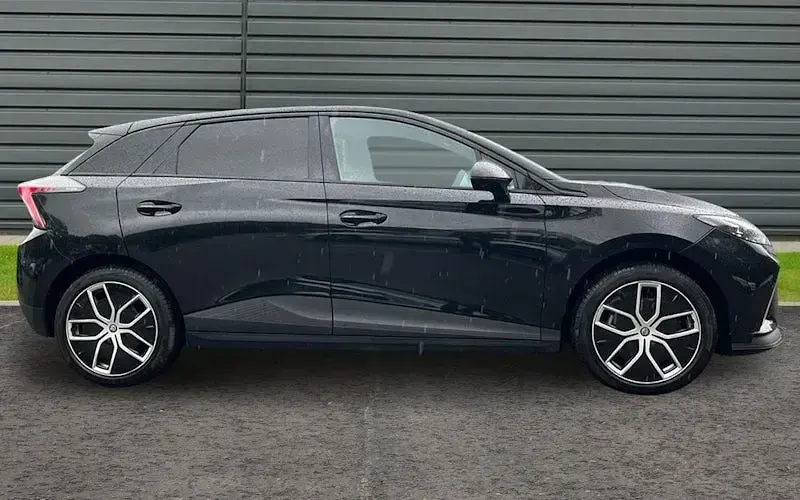 Used MG MG4 EV Trophy 150 kW (204 HP) 2025 Hatchback