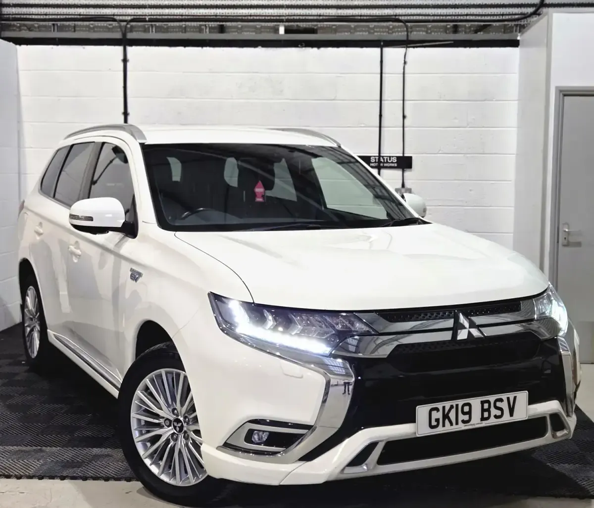 Używany Mitsubishi Outlander P-HEV 2019 Biały Kombi