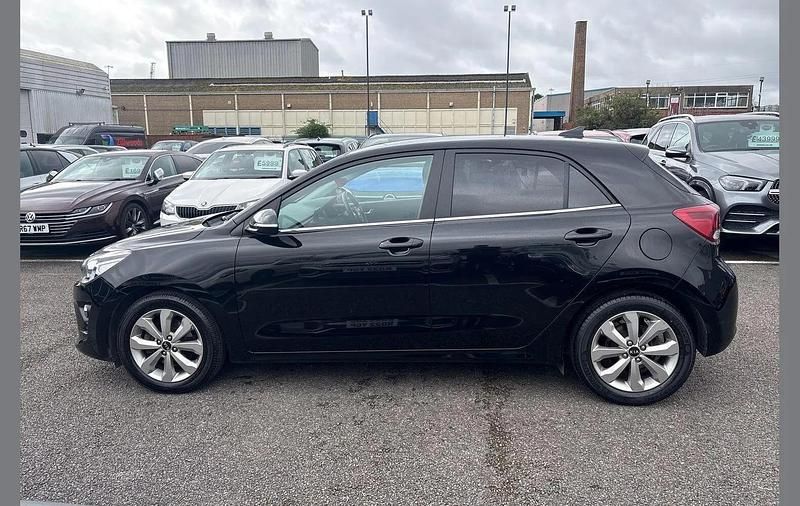 Used Kia Rio 118 HP (86 kW) 2021 Black Hatchback