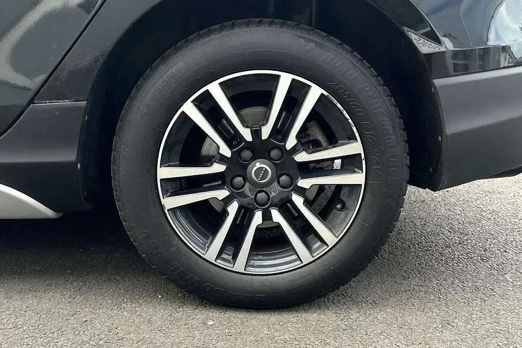 Used Volvo V40 Plus 2018 Black Hatchback