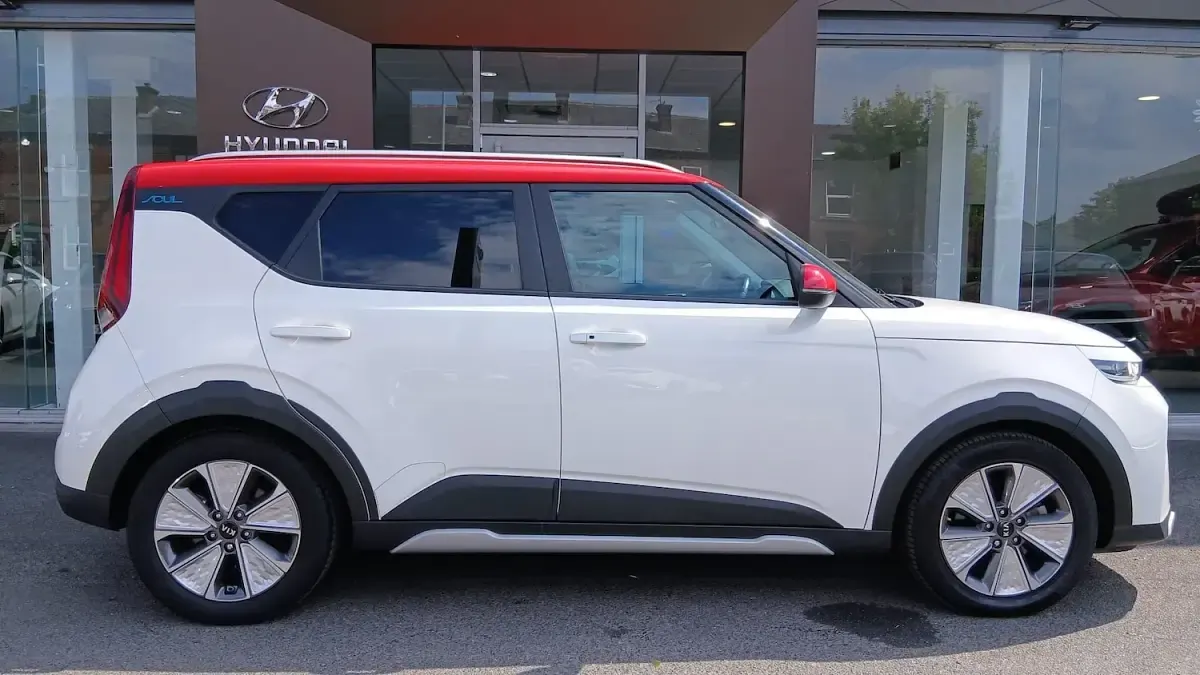 Used Kia Soul EV First Edition 150 kW (204 HP) 2021 White SUV