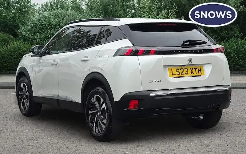 Used Peugeot 2008 Allure+ 101 HP (74 kW) 2023 White SUV