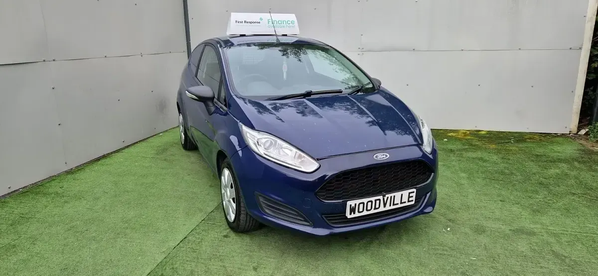 Used Ford Fiesta 75 HP (55 kW) 2016 Blue Hatchback