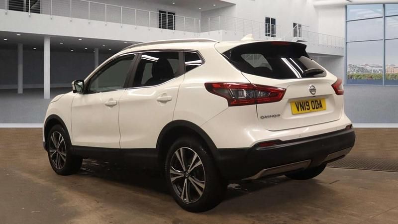 Used Nissan Qashqai N-Connecta 140 HP (102 kW) 2019 White SUV