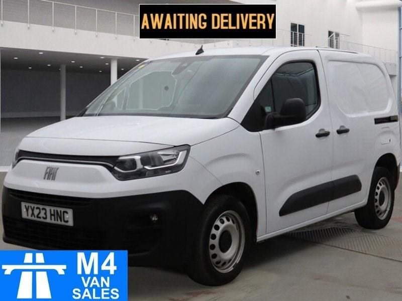 White Used 2023 Fiat Doblò MPV | £12,995 (Good price) - Image 1/4