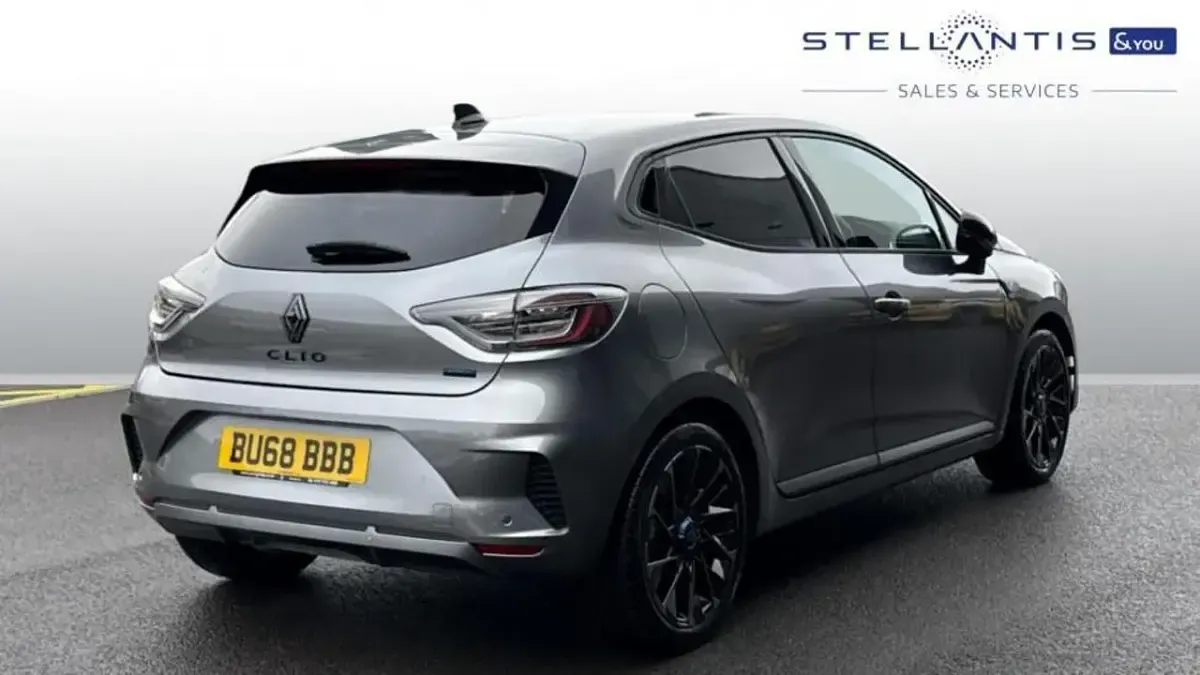 Used Renault Clio V Esprit Alpine 140 HP (102 kW) 2024 Grey