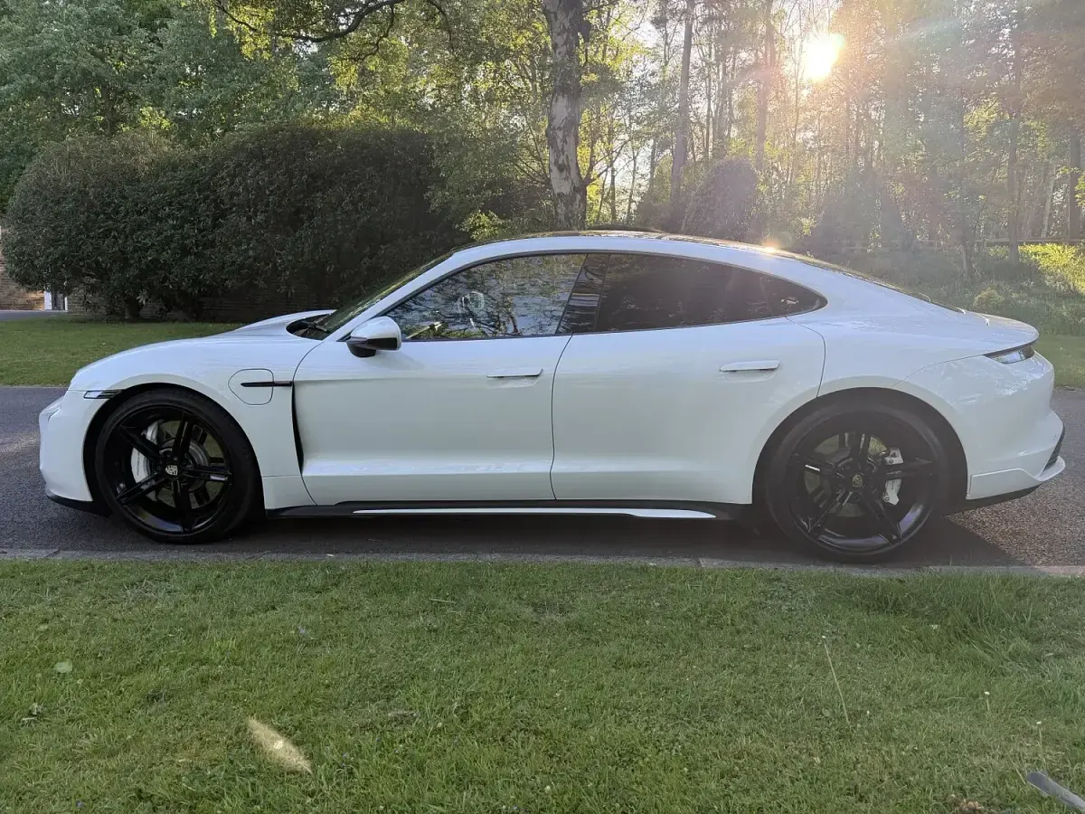 Used Porsche Taycan Performance Package 419 kW (571 HP) 2021 White Sedan
