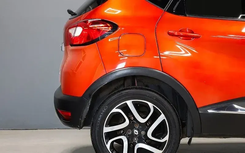 Used Renault Captur Signature 90 HP (66 kW) 2016 Black SUV