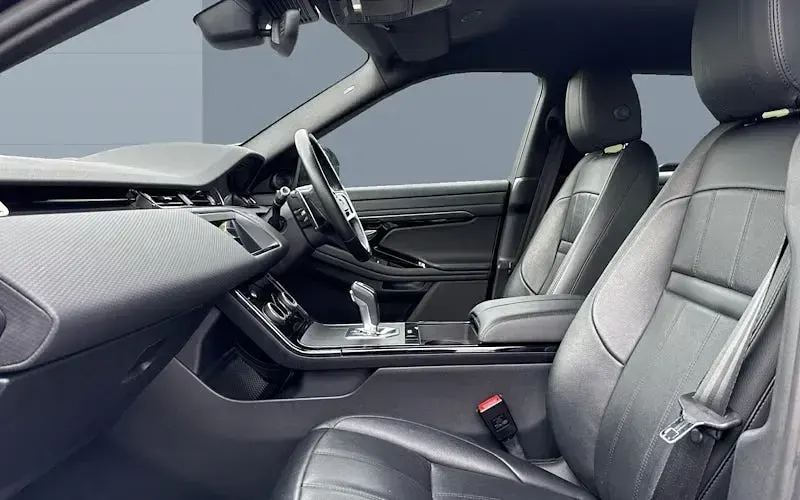Second-hand Land Rover Range Rover evoque R-Dynamic 207 CP (152 kW) 2023 SUV