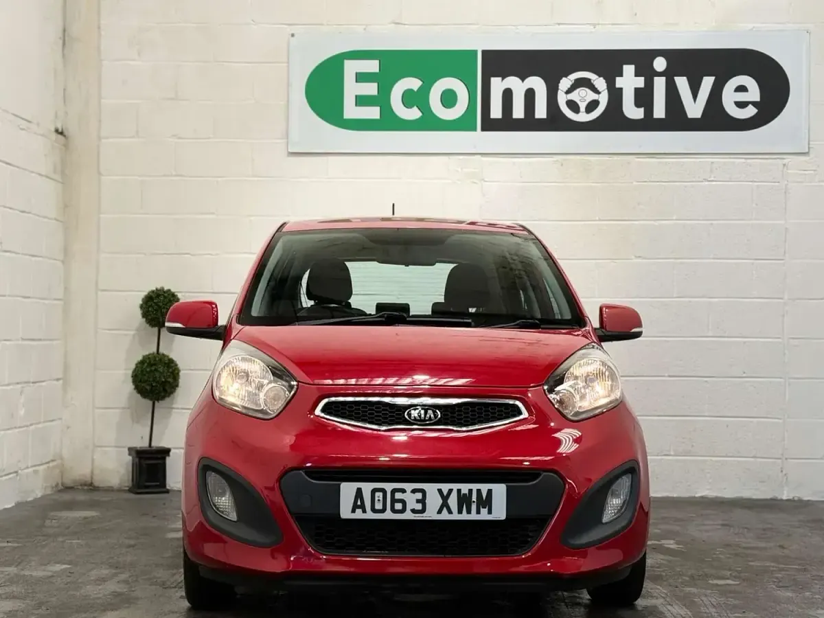 Used Kia Picanto 85 HP (62 kW) 2014 Red Hatchback