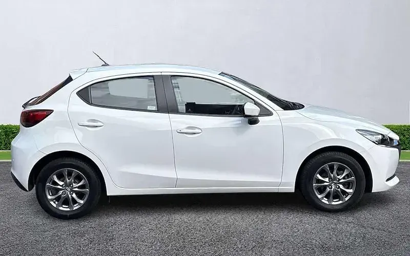 Used Mazda 2 75 HP (55 kW) 2023 Hatchback