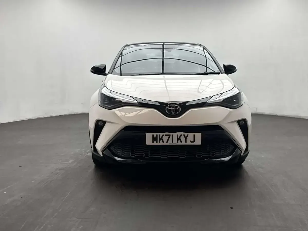 Used Toyota C-HR Sport 122 HP (89 kW) 2022 White/black SUV