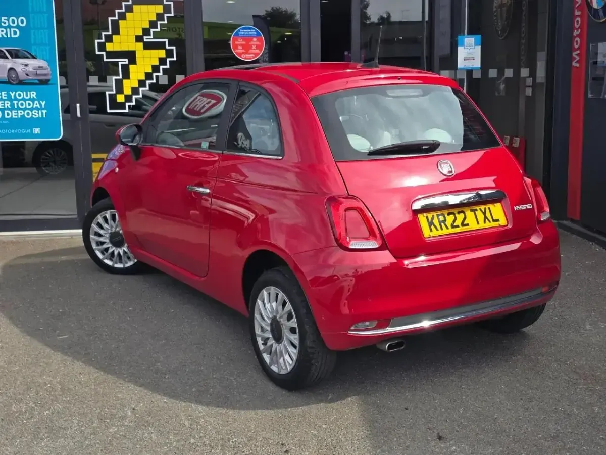 Used Fiat 500 Dolcevita 70 HP (51 kW) 2022 Red Hatchback