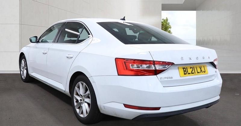 Used Skoda Superb SE Technology 2021 White Hatchback