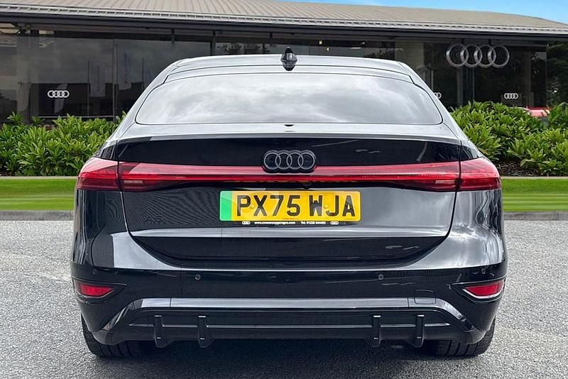 Usado Audi A6 e-tron Performance 269 kW (367 CV) 2025 Negro Familiar