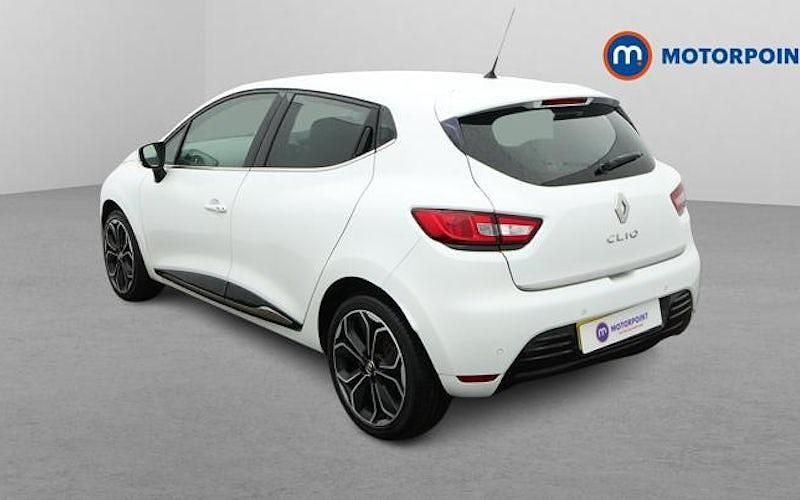 Used Renault Clio IV Iconic 90 HP (66 kW) 2019 White Hatchback